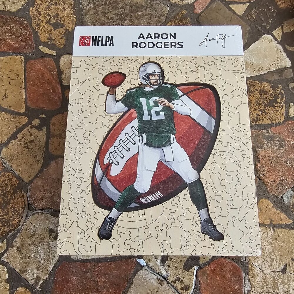 New Aaron Rodgers NFLPA Wooden Puzzle 270 Pieces by Iconic Puzzles, Sealed